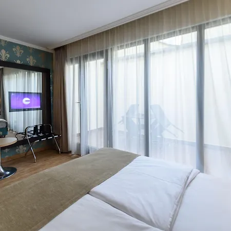 La Prima Fashion Hotel 4*