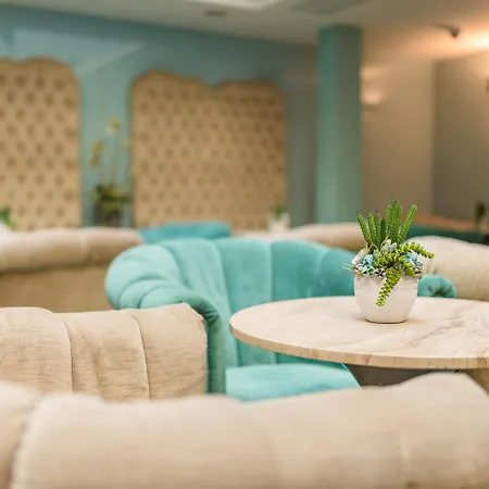 La Prima Fashion Hotel 4*