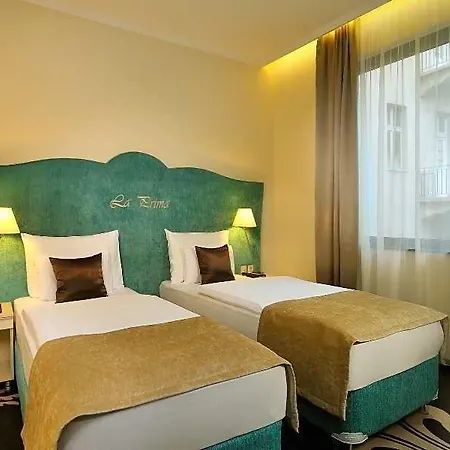 Hotel La Prima Fashion 4*