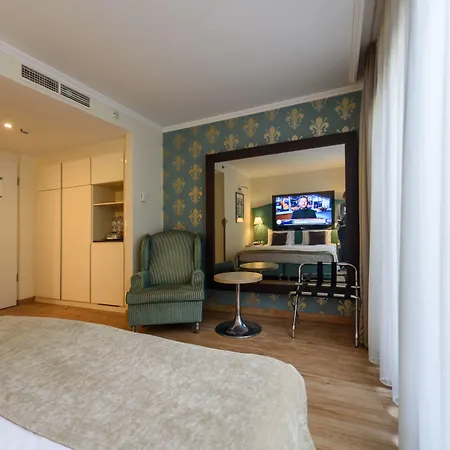 La Prima Fashion Hotel 4*