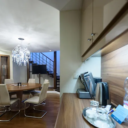 Hotel La Prima Fashion 4*