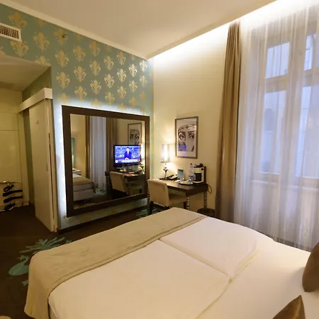 La Prima Fashion Budapeste