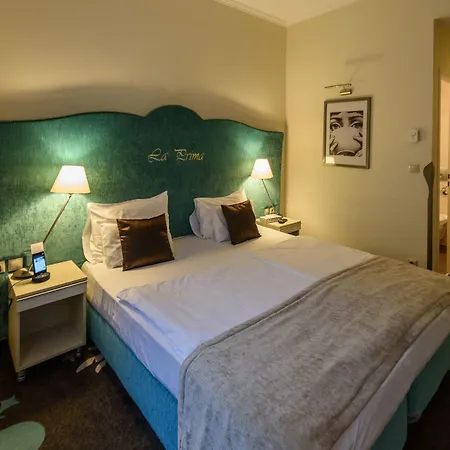 Hotel La Prima Fashion