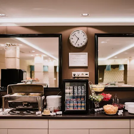 La Prima Fashion Budapeste