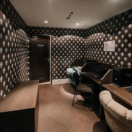 La Prima Fashion 4* Budapest