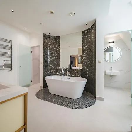 Hotel La Prima Fashion