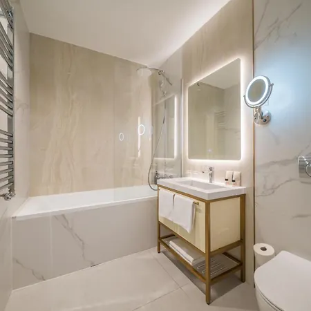 Hotel La Prima Fashion 4*