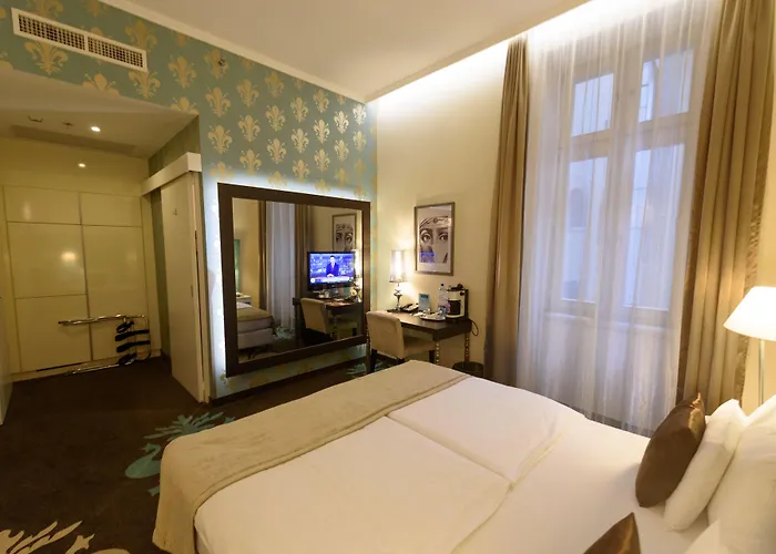 La Prima Fashion Budapest