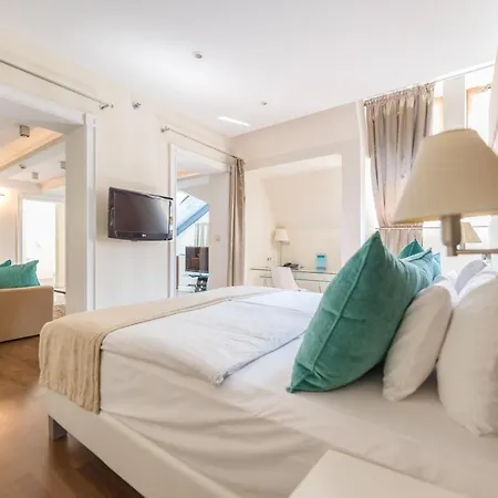 La Prima Fashion Hotel 4*